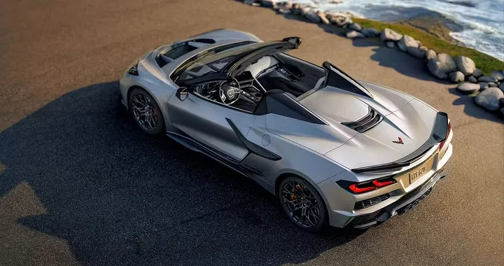 Corvette ZR1 da oltre 1.000 CV, a più di 300 km/h si stacca persino la vernice