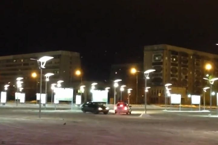 Fanno drifting nel parcheggio sbeffeggiando la polizia [VIDEO]