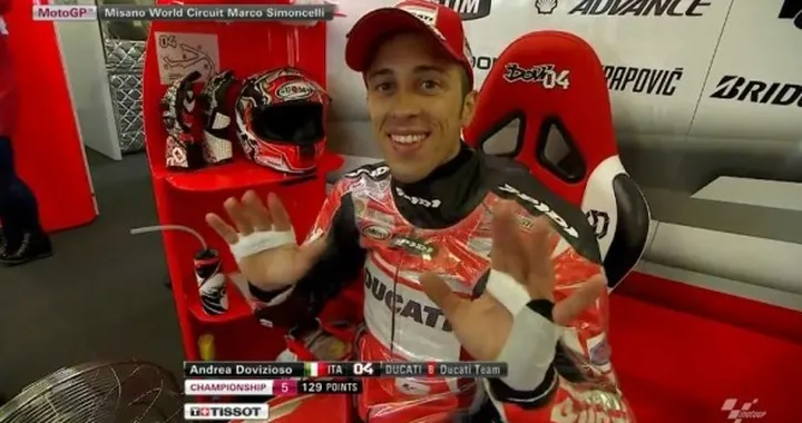 MotoGP Misano, Dovizioso (Ducati) svetta nella prima giornata “bagnata”. Rossi 10° aspetta il sole… in arrivo