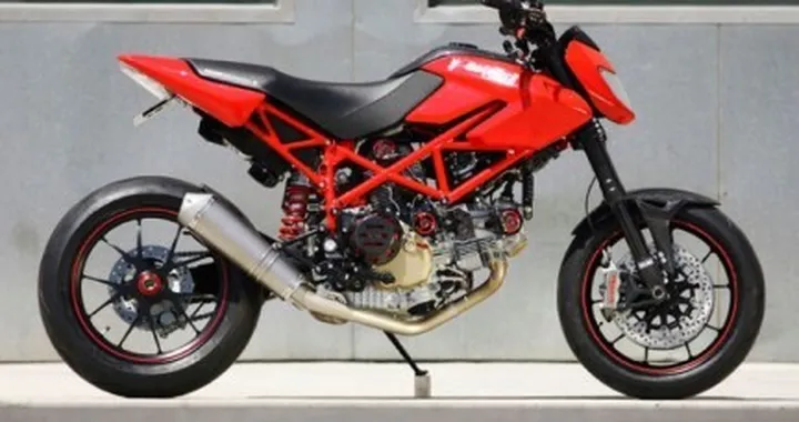 Ducati  Hypermotard Tosa 1100R