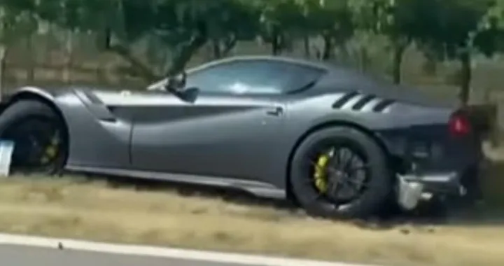 Rarissima Ferrari F12tdf distrutta in un incidente [Video]