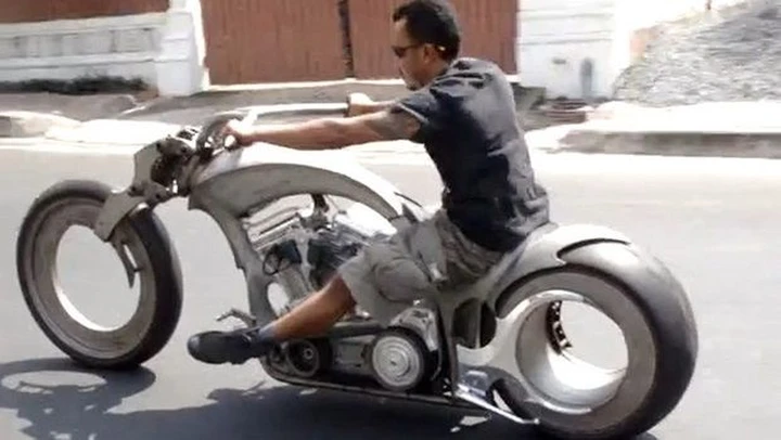 Il prototipo 'hubless' di Hot Rod Pattaya in azione [video]