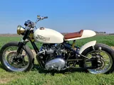 Triumph T140: da bobber disastroso a mostro custom, l’impresa di Vic Shield