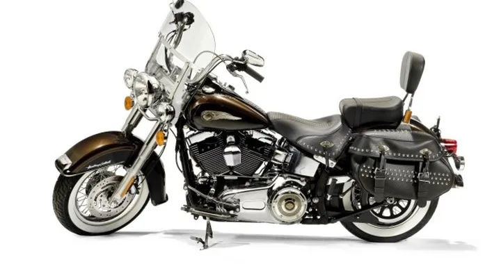 All’asta l’Harley-Davidson con l’autografo di Benedetto XVI