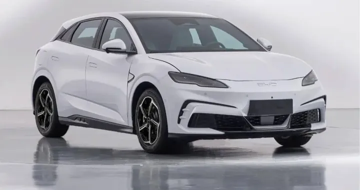 BYD presenta la Seal X, un SUV elettrico che combina eleganza e funzionalità