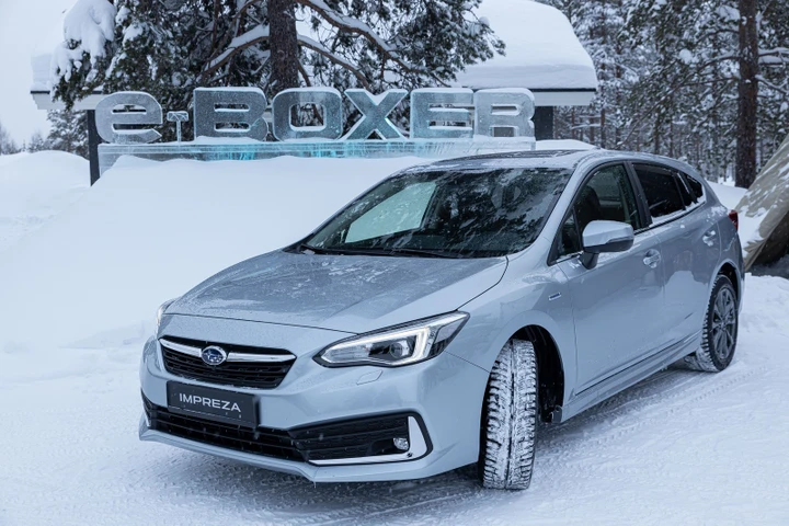 Subaru Impreza: la versione e-Boxer a propulsione ibrida