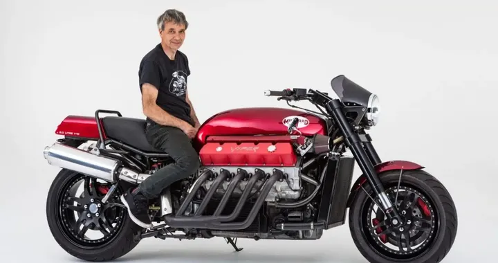 Allen Millyard vende la leggendaria Viper V10: la moto da Guinness è all'asta