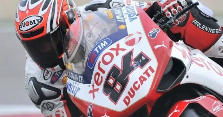WSBK: Michel Fabrizio primo nelle FP1 di Magny-Cours, precede Xaus e Crutchlow
