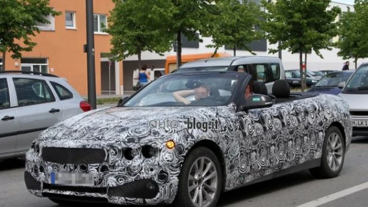 Foto spia BMW Serie 3 Cabrio F33