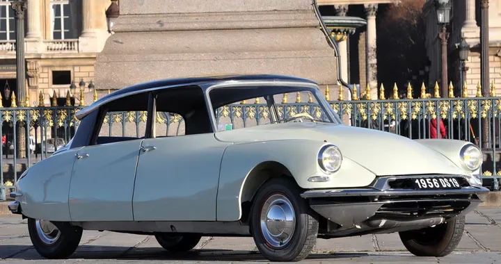 Citroën DS, buon compleanno "Dea": compie 70 anni lo "squalo" che ha rivoluzionato il mondo