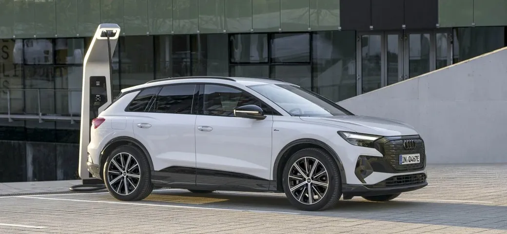 Audi Q4 40 e-tron, la entry level sbarca in Italia: prezzo competitivo