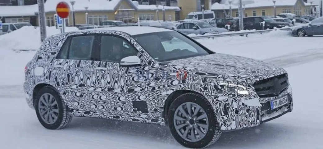 Mercedes GLC: foto spia e render del Suv