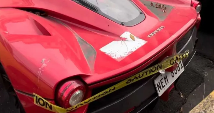 Ferrari LaFerrari, da due anni in un deposito all'aperto: si sta distruggendo