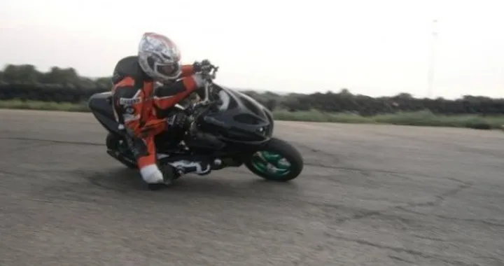 Scatto in Corsa: scooter in pista