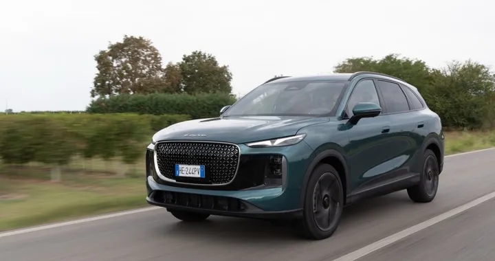 LEPAS L8 arriva in Italia: 279 CV, oltre 1.000 km di autonomia e prezzi da 41.700 euro