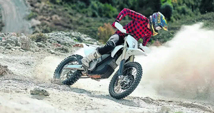 Stark Varg EX: 80 CV di pura adrenalina per riscrivere le regole dell’enduro elettrico