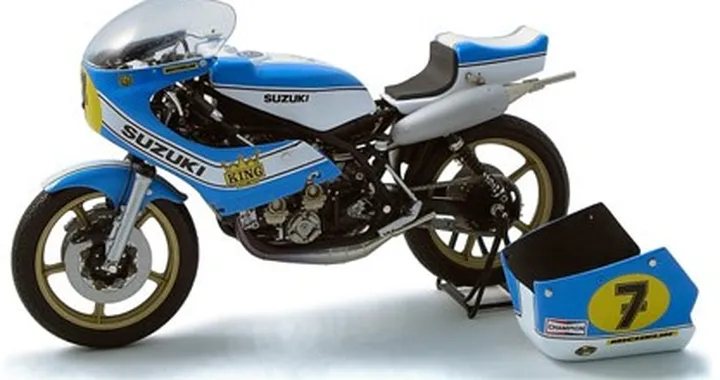 Suzuki 500 2 tempi by Minichamps