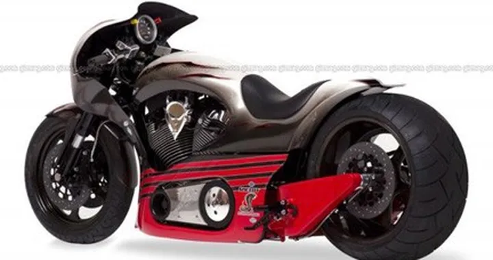 Carroll Shelby ci prova con le moto