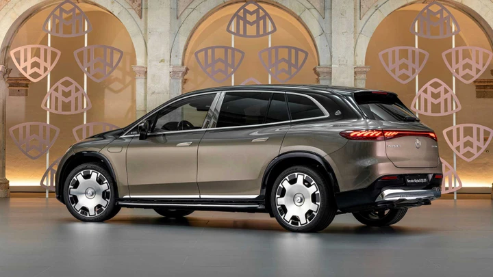 Mercedes-Maybach EQS SUV 680
