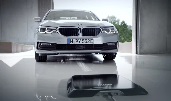 BMW: ecco la ricarica wireless per le sue ibride o elettriche [Video]