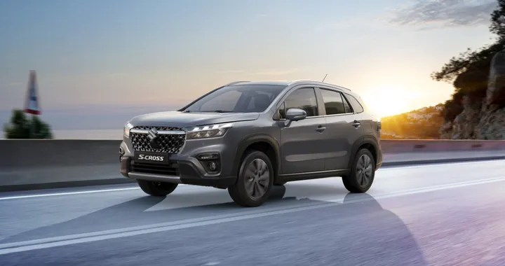 Nuova Suzuki S-Cross Hybrid 2024: connettività avanzata e sicurezza massima