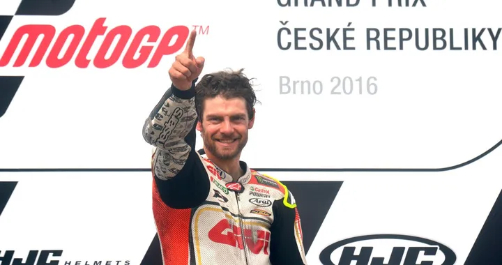 MotoGP Brno, la “prima” di Cal Crutchlow, occhi di tigre. Rossi e Marquez a podio