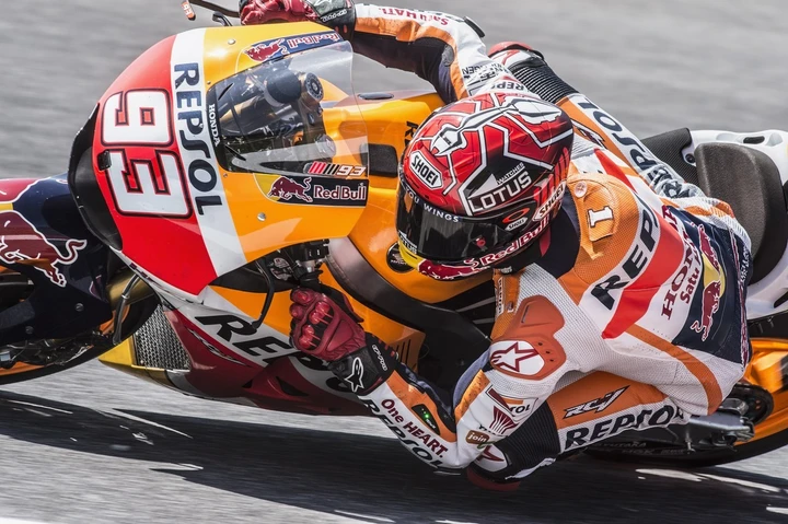 MotoGP Germania 2015: Marquez precede Rossi nelle FP1