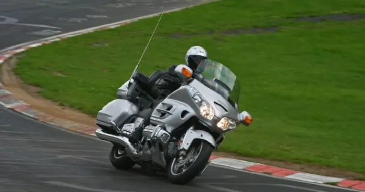 Foto del giorno: una Honda Goldwing nel "Ring"