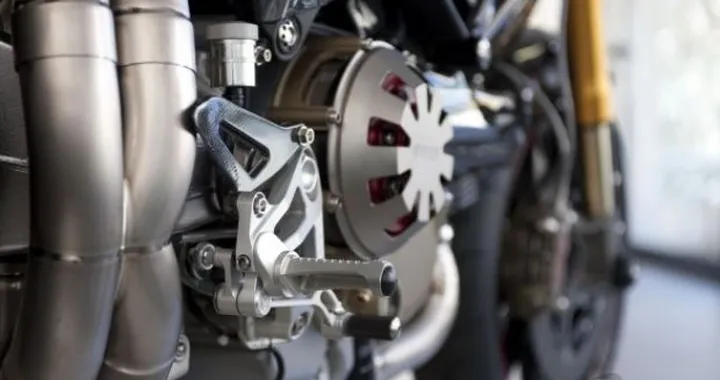 Kit pedane regolabili Moto Corse per Ducati Monster 696, 796 e 1100