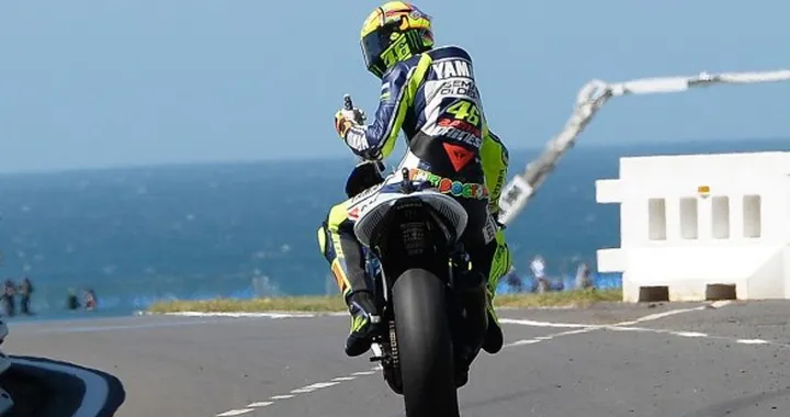 Lorenzo "siamo più competitivi rispetto a Sepang", Rossi "il nuovo asfalto è perfetto"
