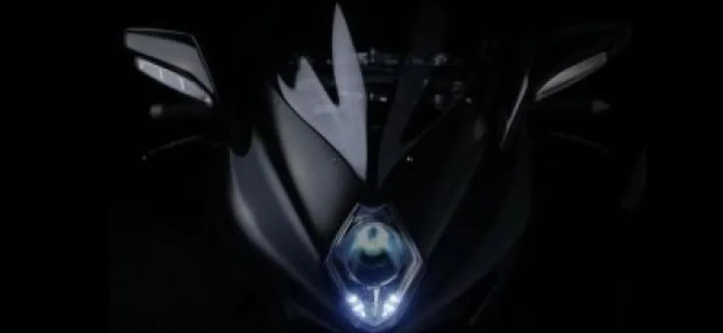 MV Agusta F4 2010: spunta la foto del cupolino definitivo