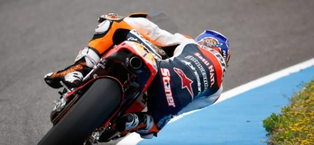 Casey Stoner continua i test con la Honda 1000 a Jerez. Dani Pedrosa ha una nuova placca di titanio alla spalla destra