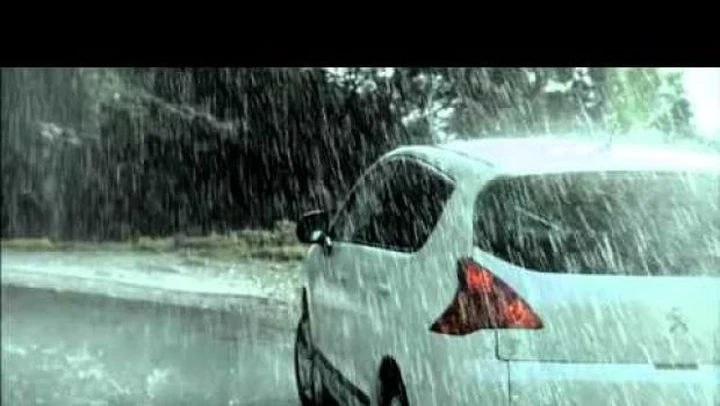 Peugeot 3008 HYbrid4: lo spot pubblicitario