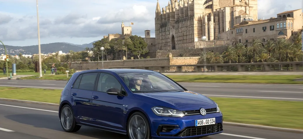 Volkswagen Golf R: in arrivo un motore a 5 cilindri?