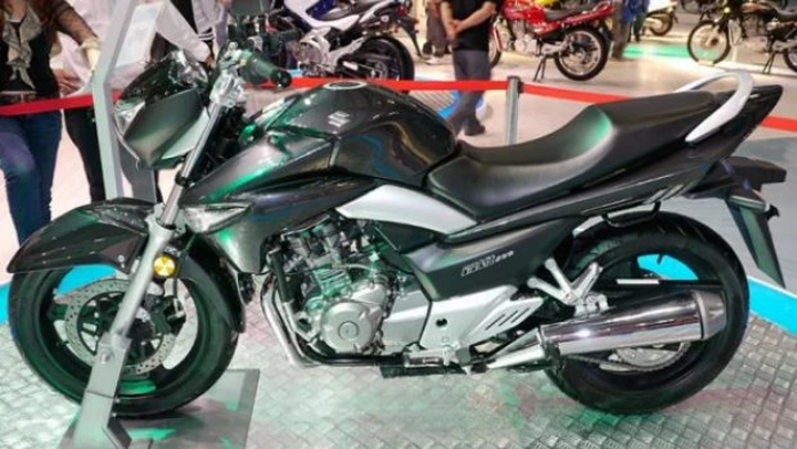 Suzuki GW250: la mini B-King sarà la base di una futura GSX-R 250