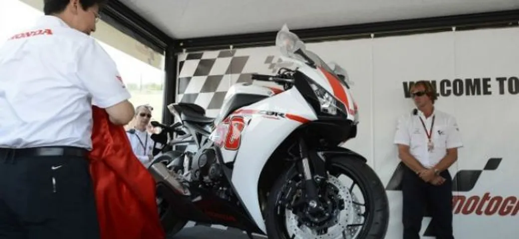 Al via l'asta della Honda CBR1000RR Fireblade edizione speciale 