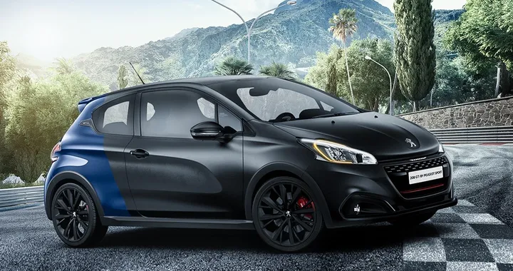 Peugeot 208: fuori produzione la variante a tre porte