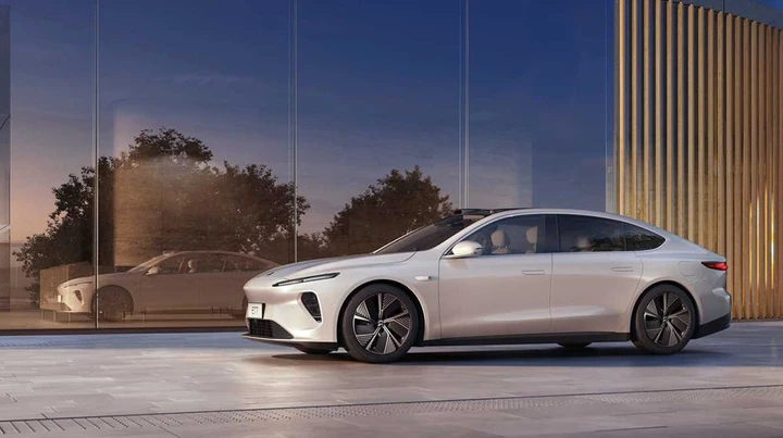 Nio ET7 sfida Tesla: l’autonomia raggiunge i 1000 km