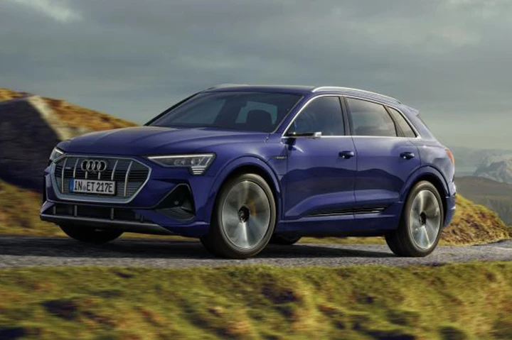 Audi aggiorna la e-tron: più autonomia e pacchetto S line