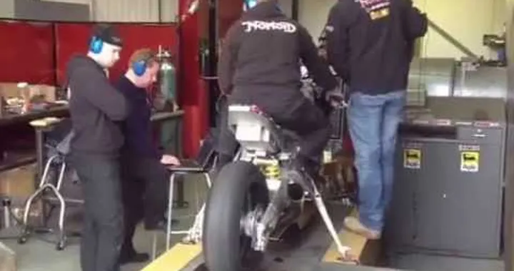 Norton's 2013 TT bike spits flames!