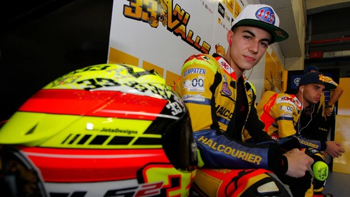 WorldSSP300, Valle con Halcourier Racing, Grünwald con Freudenberg Racing