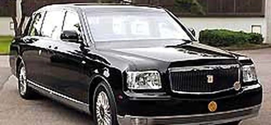 La nuova auto dell'imperatore Giapponese