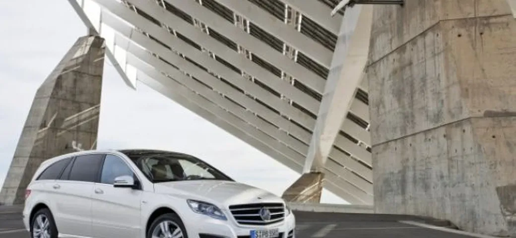 Mercedes Classe R restyling: foto e dati tecnici ufficiali - Salone di New York 2010