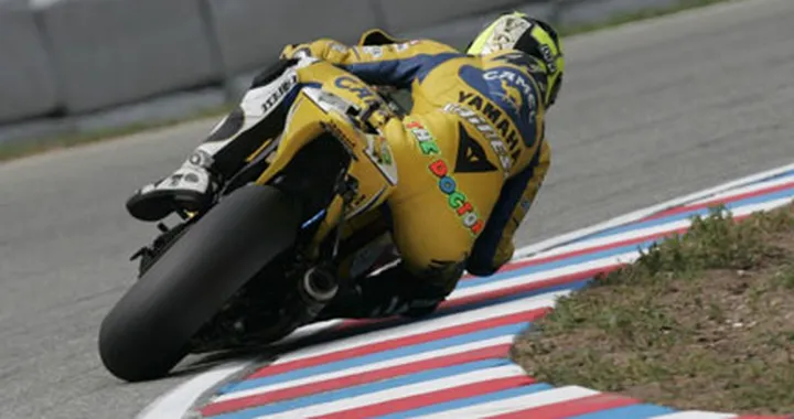 MotoGp: Rossi-stratega centra la pole