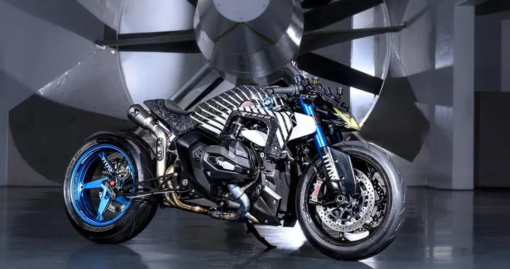 BMW R 1300 R: la bellezza feroce della nuova Titan firmata BMW