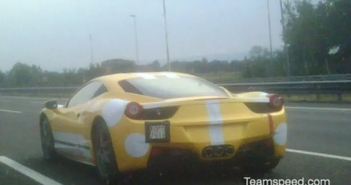 Ferrari 458 Italia: nuova foto spia su strada