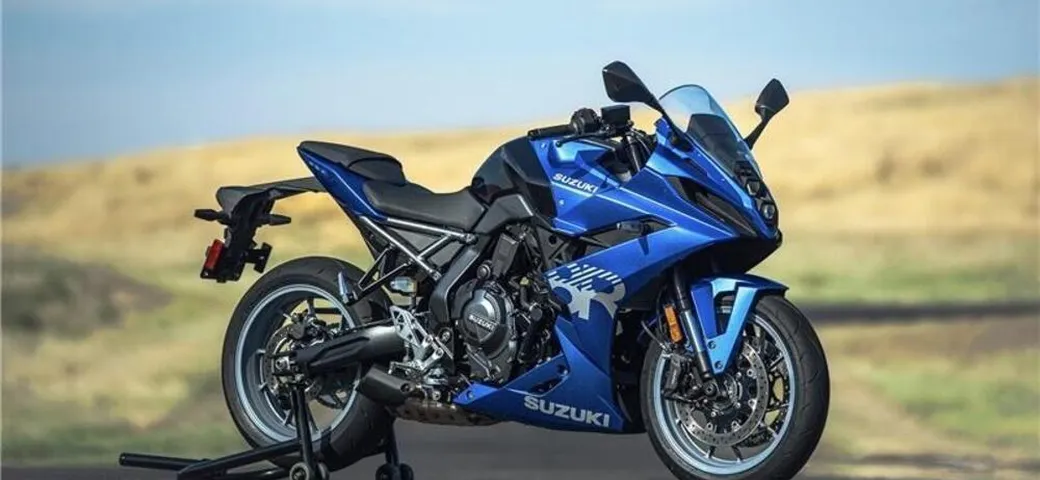 Acquisto a scatola chiusa: la nuova Suzuki GSX-8R convince