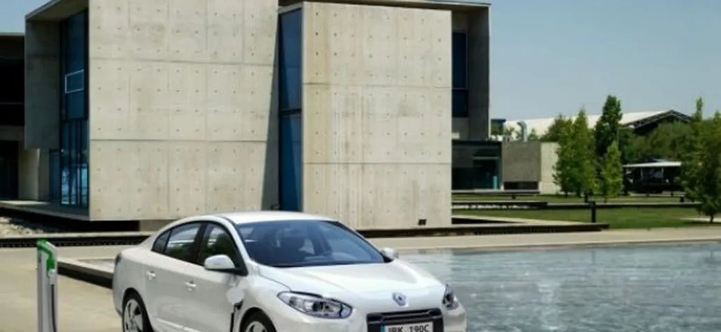 Renault: auto sostitutiva se l'elettrica si ferma per strada