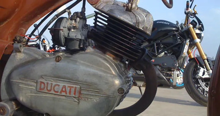 Foto del giorno: Ducati di ieri e di oggi