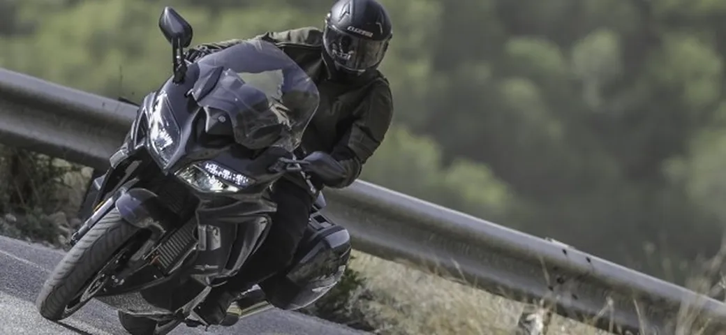 Yamaha FJR 1300 AE M.Y. 2016: primo contatto